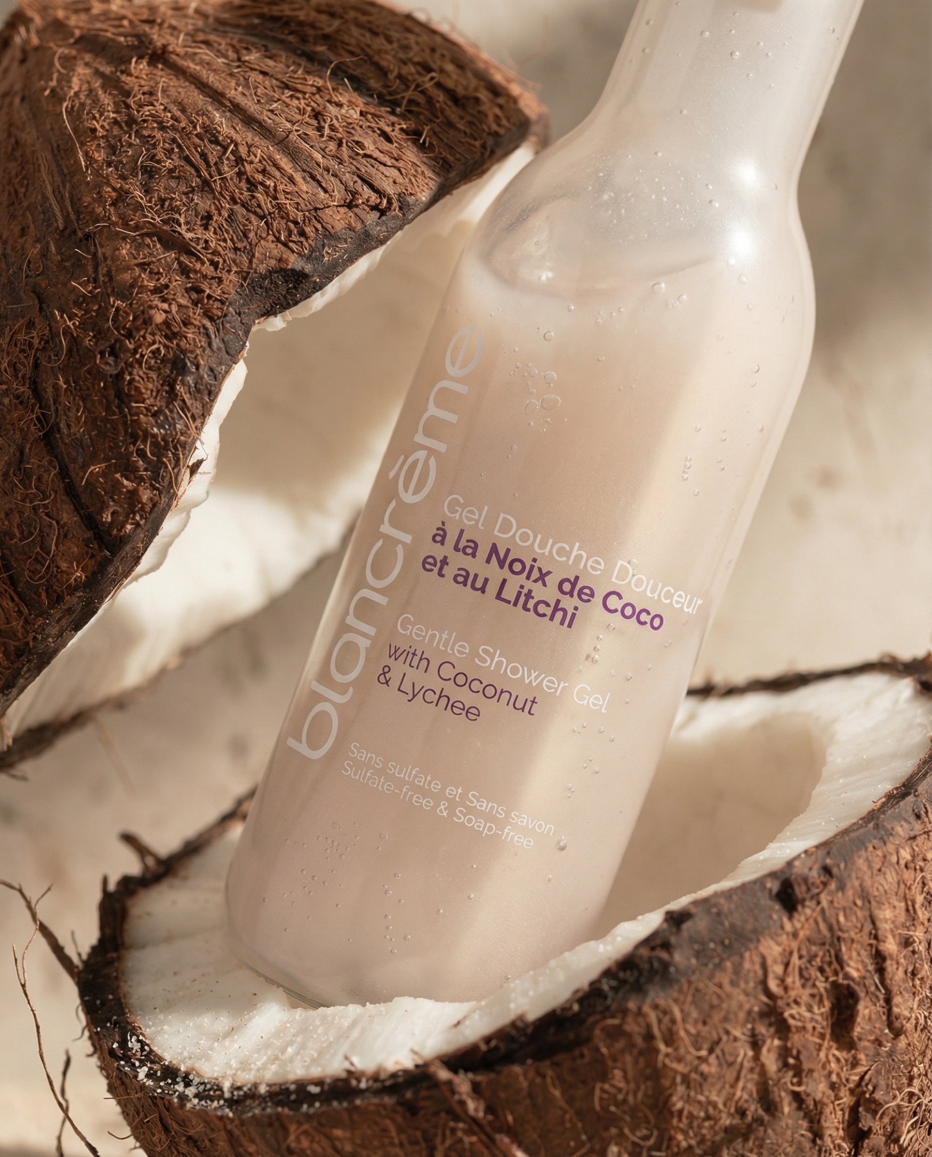 Packaging crème noix de coco mise en scène naturelle